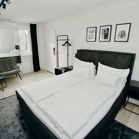 By Maier Goetzis- Kontaktloser Check-in